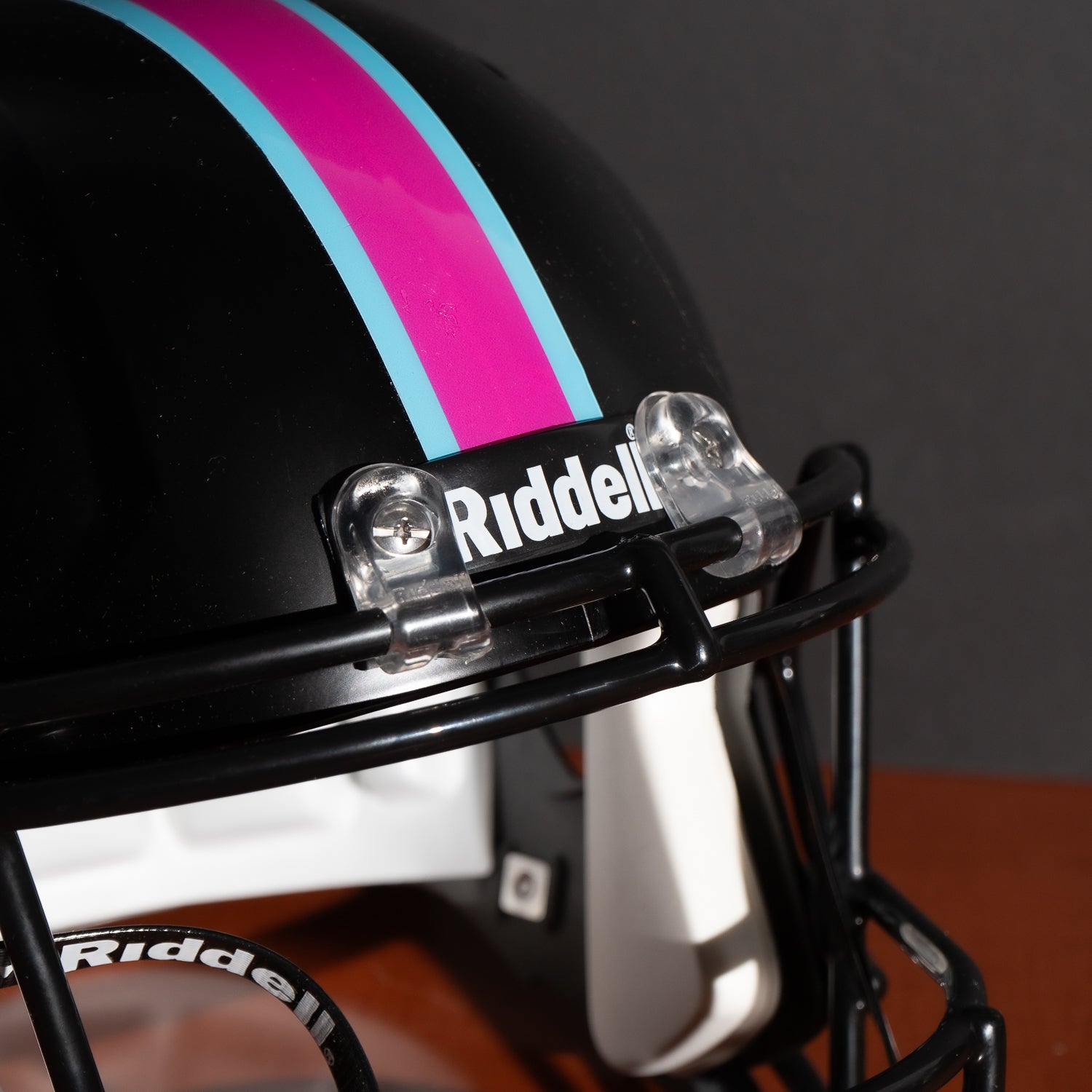 Casco Speed Réplica Firmado Tyreek Hill- Miami Dolphins (negro)